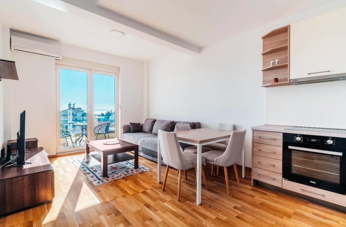 Apartment Sea-view Pd38 By In Budva