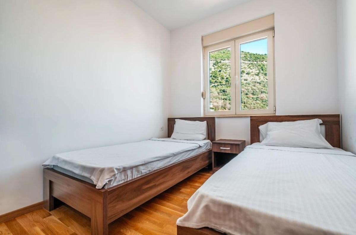 Apartment Sea-view Pd38 By In Budva